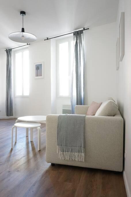 T2 Hyper Centre Apartment
